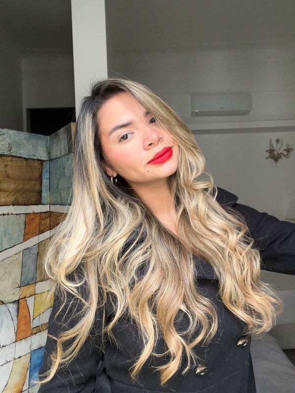 SCARLET LATINA RUBIA SUPER EXTROVERTIDA FULL FIESTERA