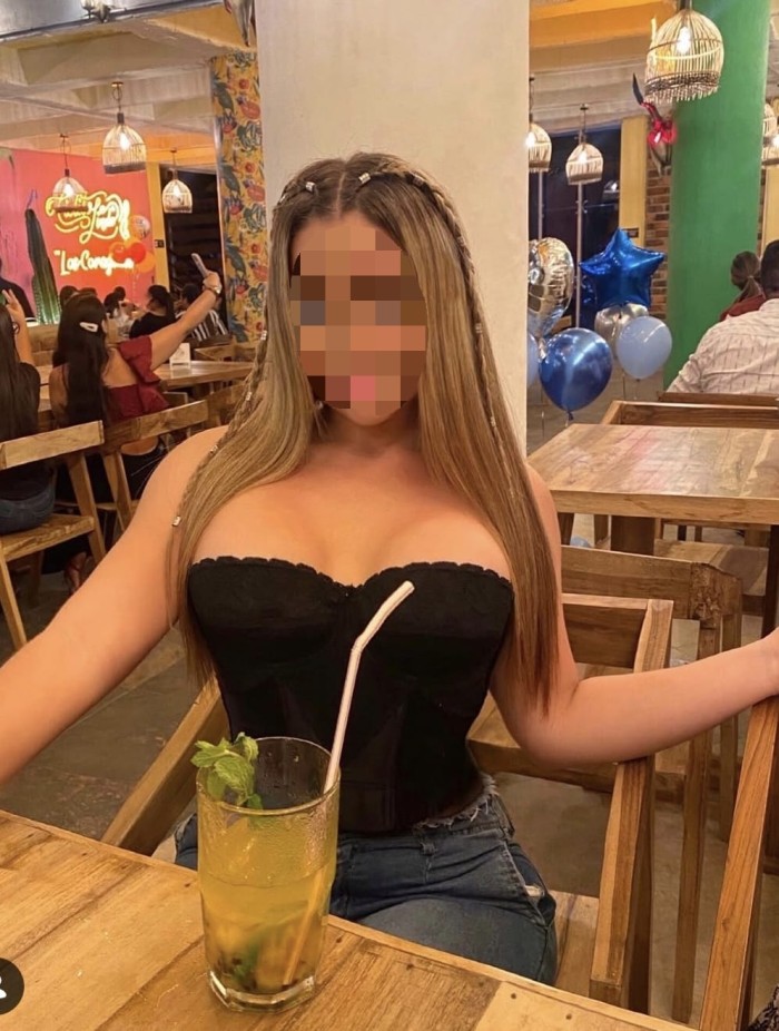 EN ALGECIRAS BRASILEÑA ARDIENTE FIESTERA