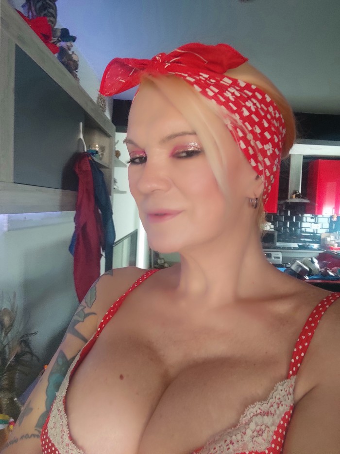 Yo simplemente yo!!!! Solita en casa