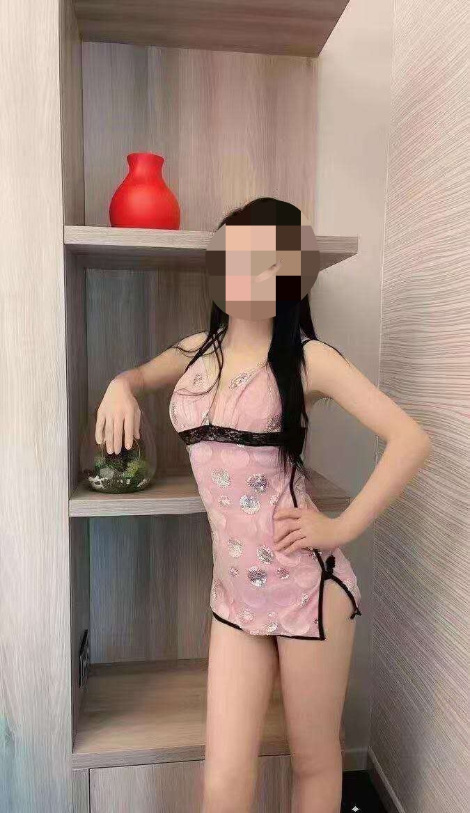 ELENA DULCE JOVEN CHINA CHICA EN ALMERÍA