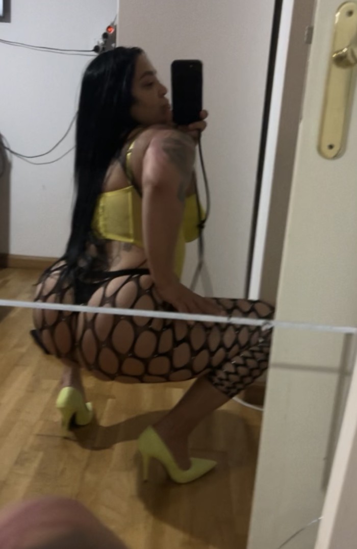 CHICA CALIENTE