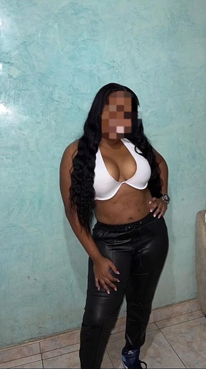 encantadora colombiana, dispuesta a darte lo mejor