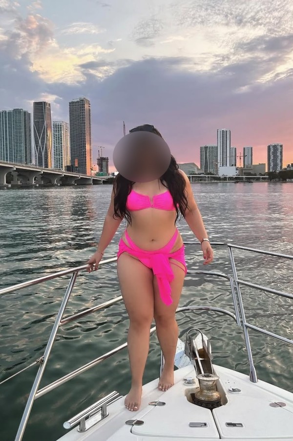 612406255 una bella y atenta Mujer de alto nivel