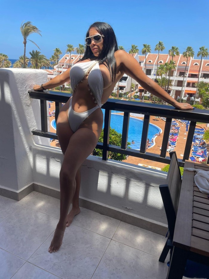 SOY CAROLINA BELLA Y SENSUAL FIESTERA LEON 24H