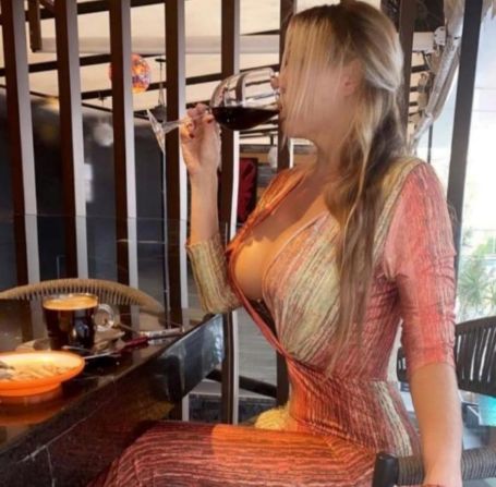 MÍRIAM MUY EXTROVERTIDA