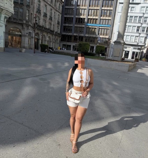 DELICIOSA IMPLICADA EXQUISITA ANSIOSA DE PLACER