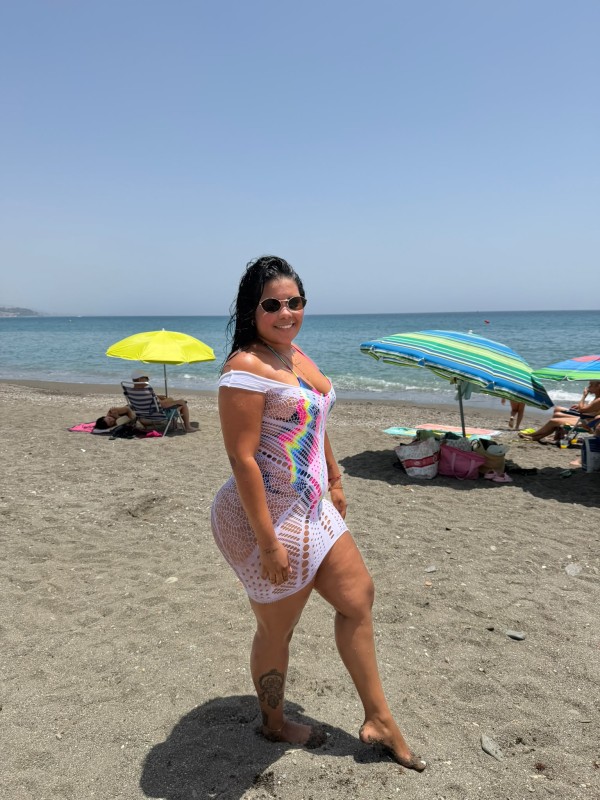 PAULA, 27 AÑOS — VENEZOLANA EN TORRE DEL MAR