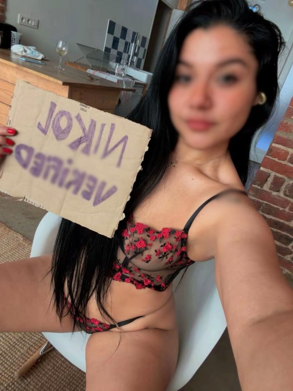 TRATO DE NOVIOS, NIKOL