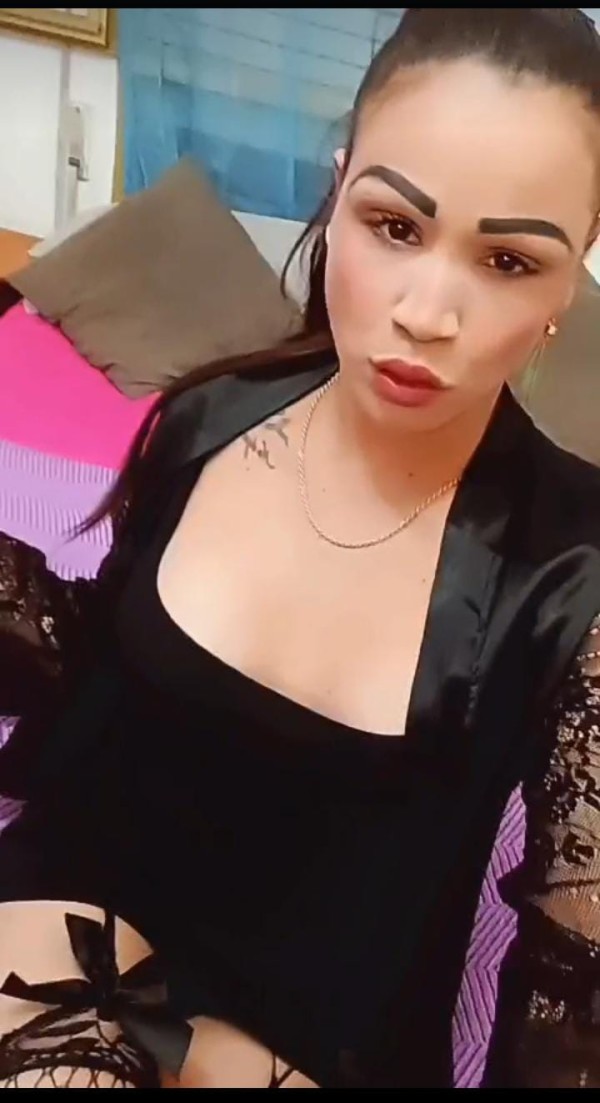 KIARA 29 años, chica TRANS Sexy, sensual y MUY juguetona…