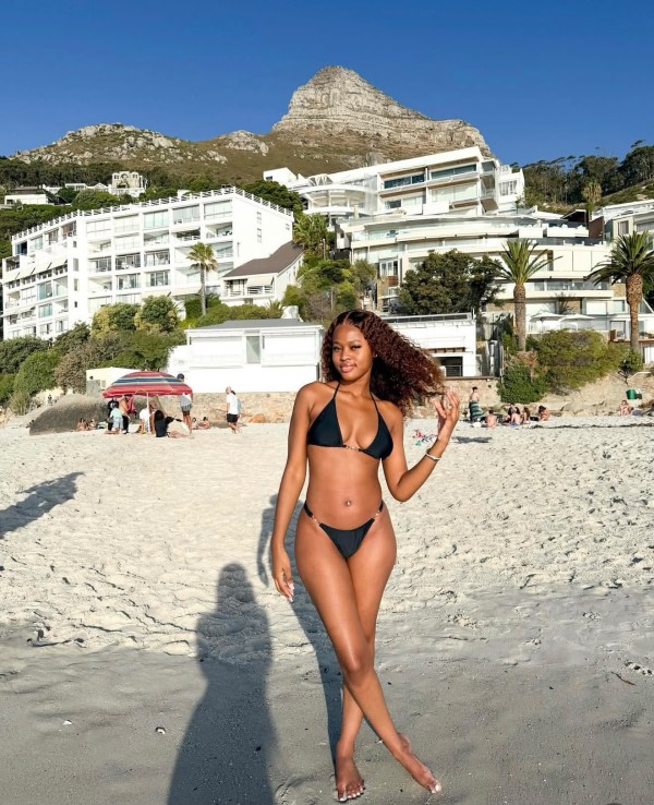 EN COSTA ADEJE DIOSA DEL SEXO MUY CACHONDA PARA TI