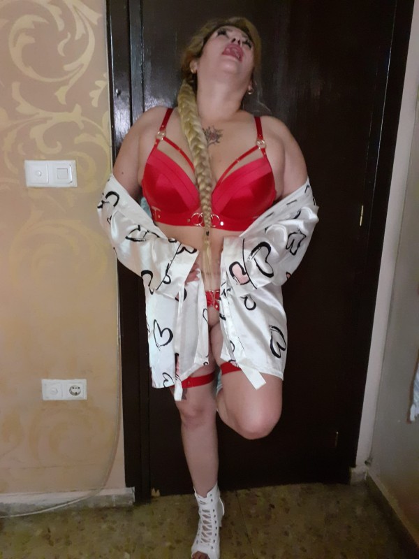 FIESTERITA CACHONDA DESEOSA DE PLACER Y MORBO.. VEN PRONTO