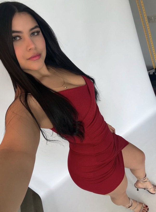 NIkol 23 años JOVENCITA FIESTERA COMPLACIENTE 100% real sin engaño