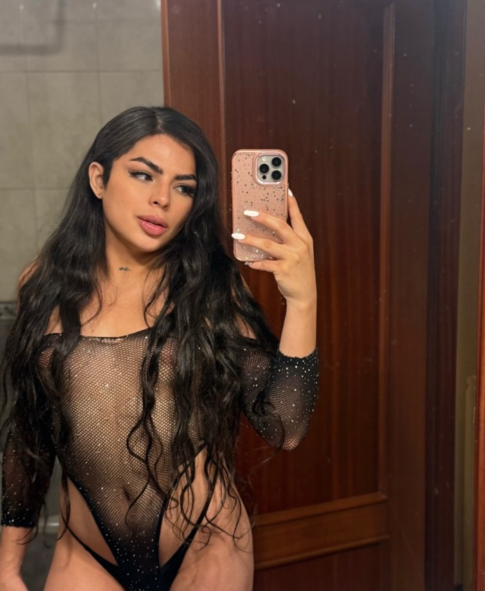 PUTITA TRAVIESA ADICTA AL SEXO