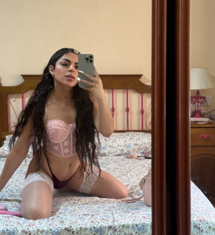 PUTITA TRAVIESA ADICTA AL SEXO
