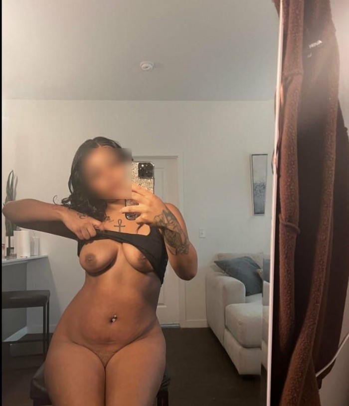 DEVORA CON GANAS DE FIESTA , NALGONA POR NATURALEZ