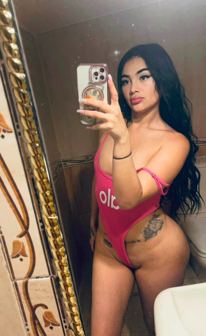FIESTERITA MUJER DESEOSA DE SEXO SIN LIMITES