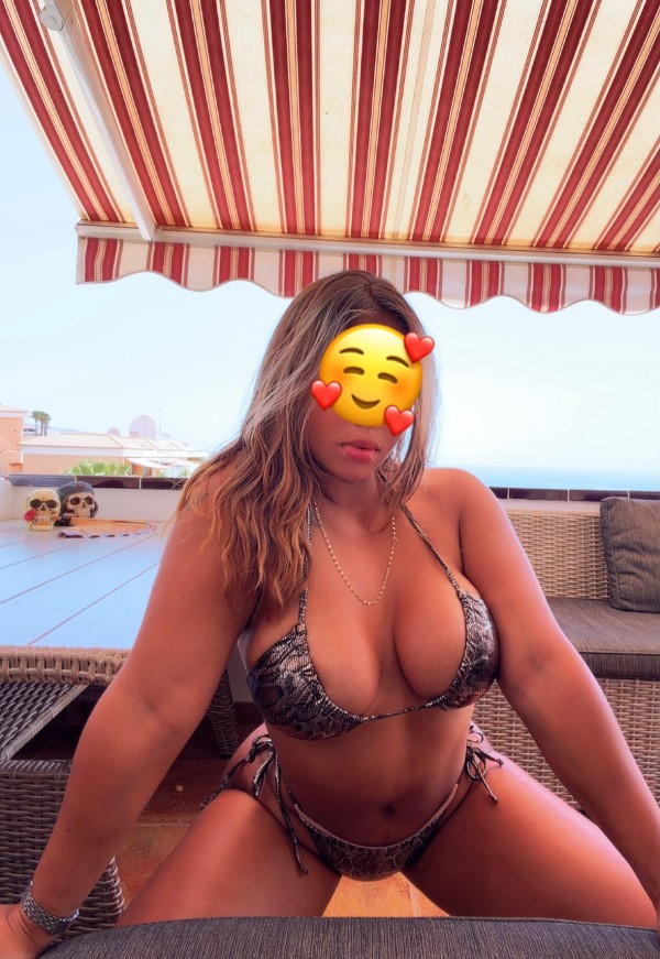 Rubia espectacular en Adeje Tenerife fotos reales