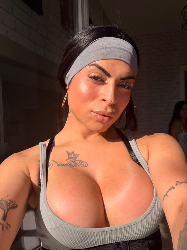 CHICA TRANS MUY AMOROSA Y ARDIENTE EN ARANJUEZ