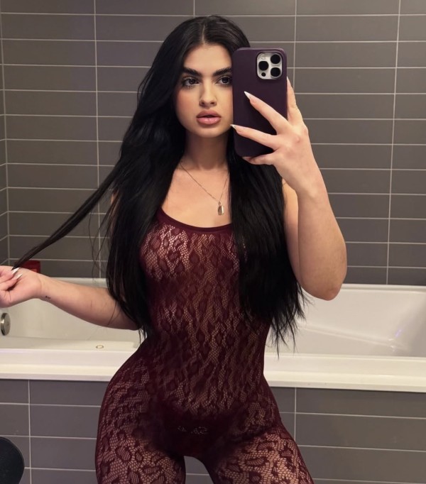 Dos hermosas chicas, recién llegados a tu ciudad, hacemos tríos de todo