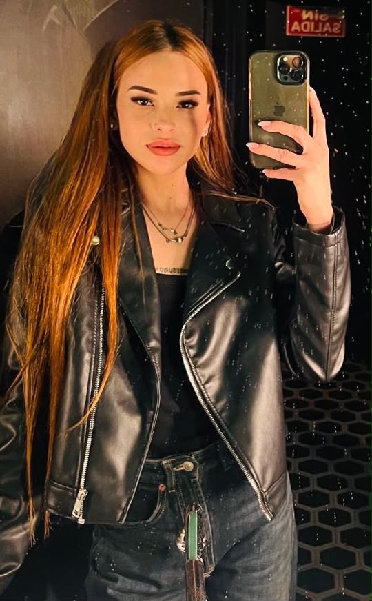 ‭EMI 26 AÑOS, CHICA CUBANA PRECIOSA‬MUY COMPLETA