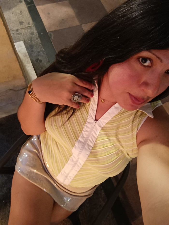 Transexual curvi jovencita, fiestera y cañera