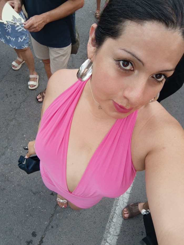 Transexual curvi jovencita, fiestera y cañera