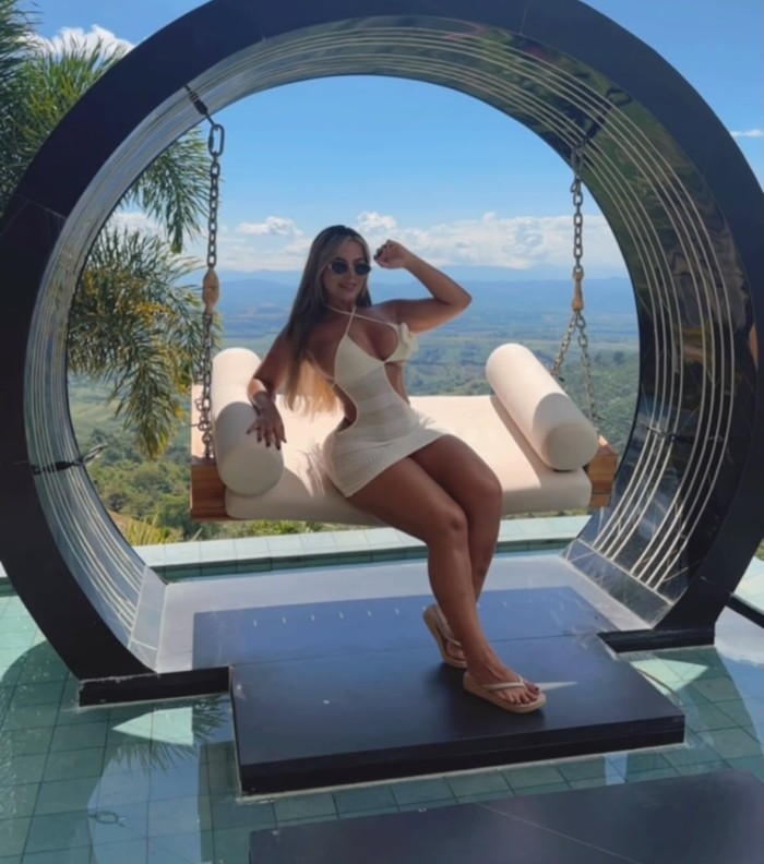 QUITAME MIS TANGUITAS CON LA BOCA EN LEON