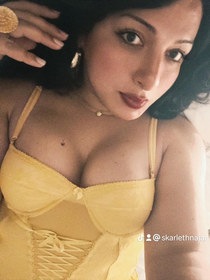 Transexual , versátil y caliente y cañera