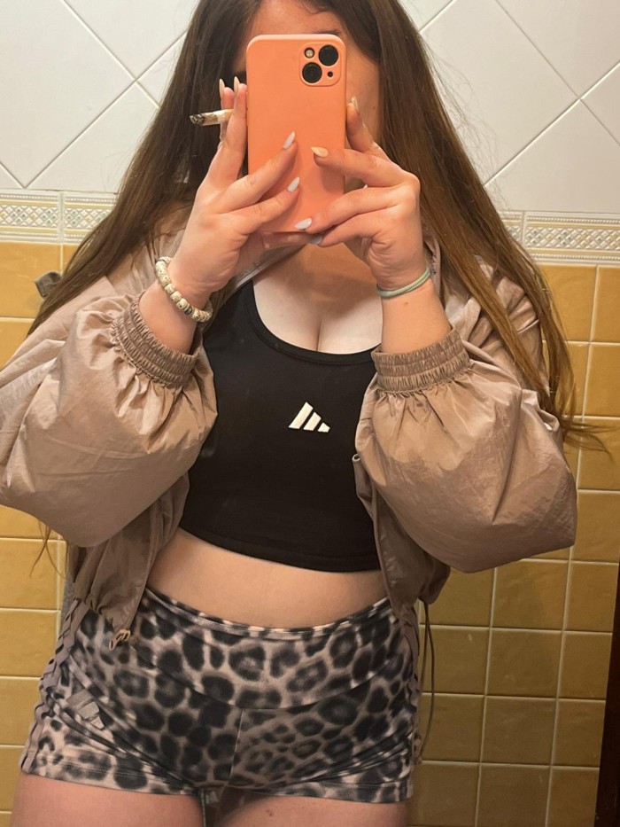 MYRIAM  JOVENCITA RECIÉN LLEGADA A LAS PALMAS