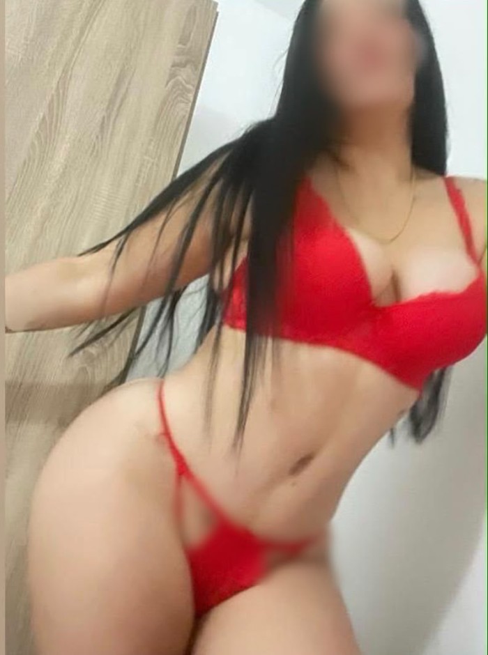 Any joven voluptuosa nueva en la zona