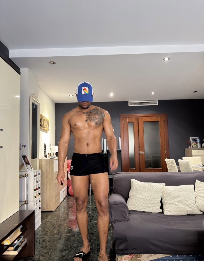 Moreno latino cachondo XXL