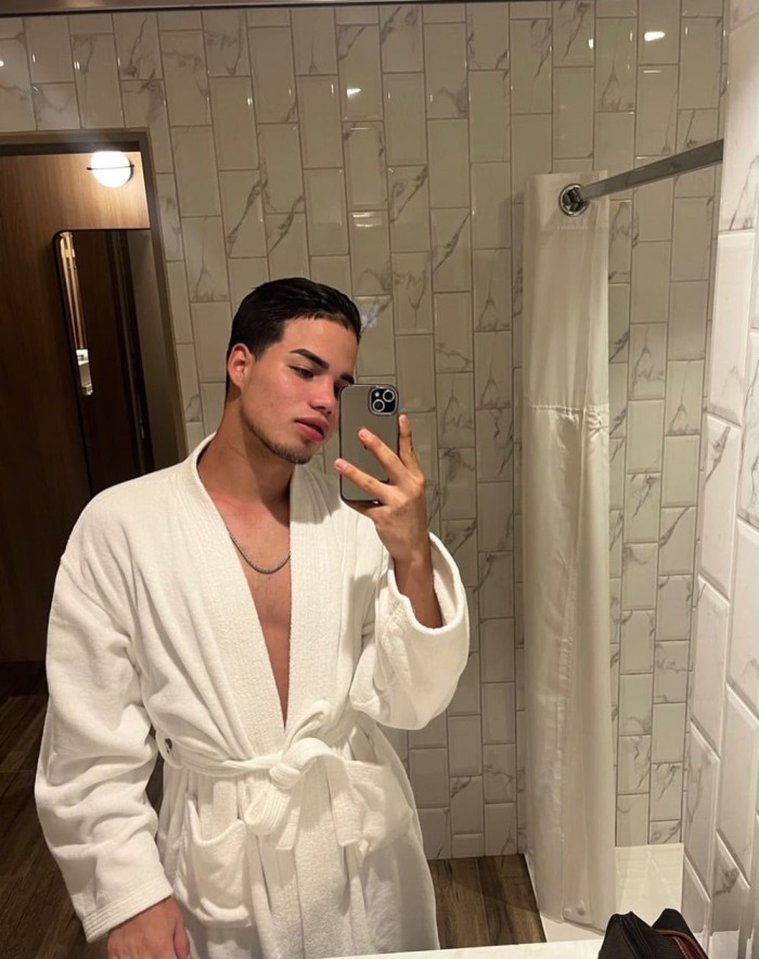 Chico joven caliente XXL