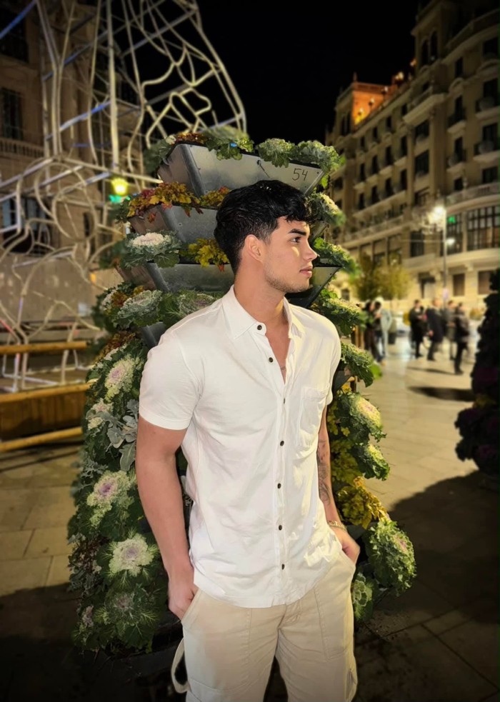 Chico joven caliente XXL