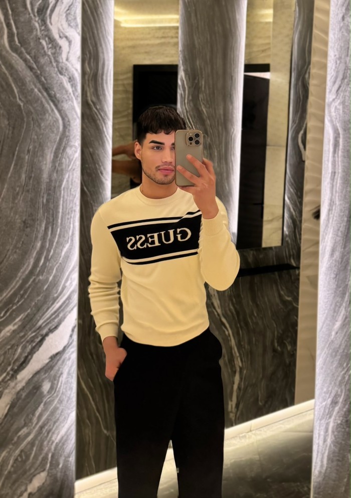 Chico joven caliente XXL