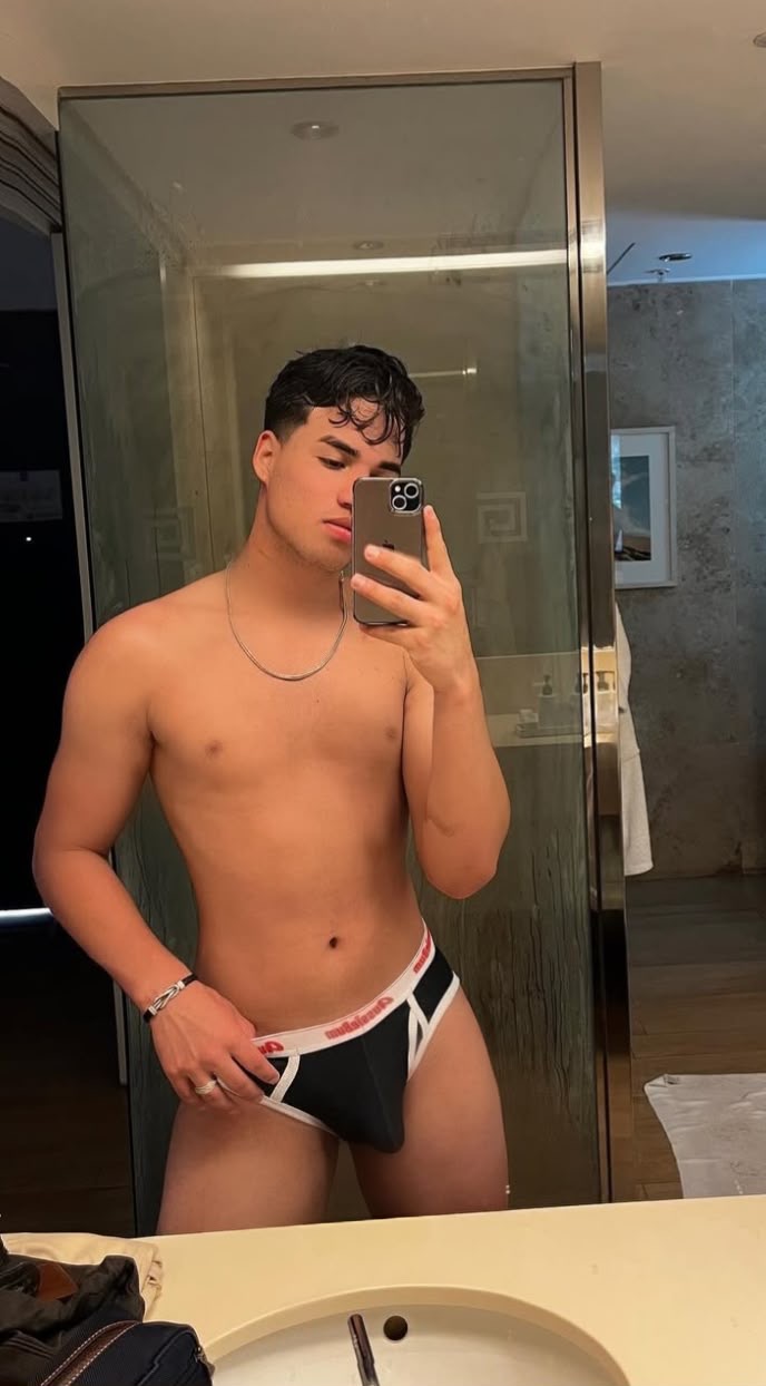 Chico joven caliente XXL