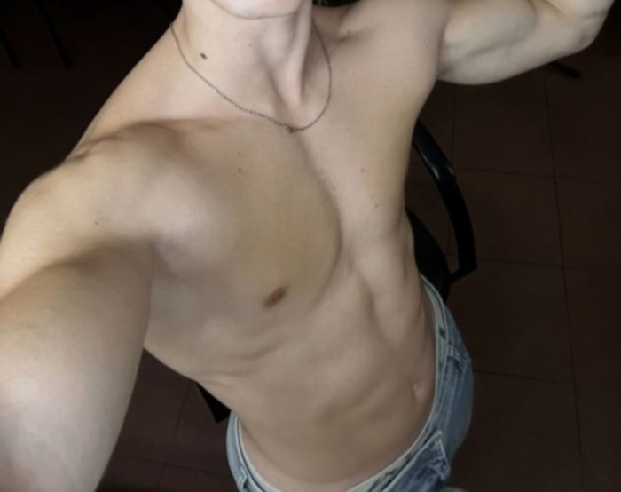Destrozador de bocas y culos sim piedad, vente ya!