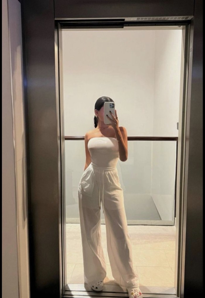 Travel to hotels · Erotic and relaxing massage