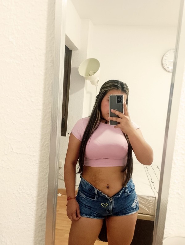 Preciosa Muñeca cumplo tus fantasias muy caliente
