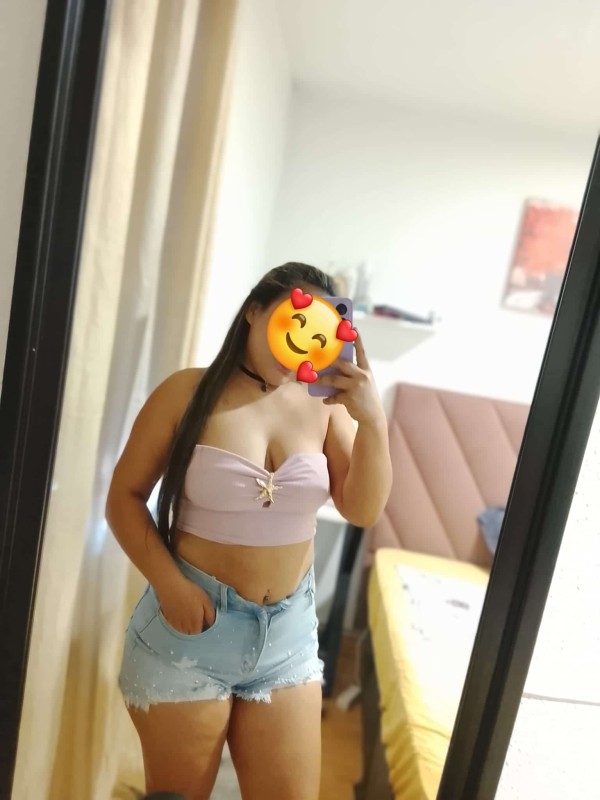 Preciosa Muñeca cumplo tus fantasias muy caliente