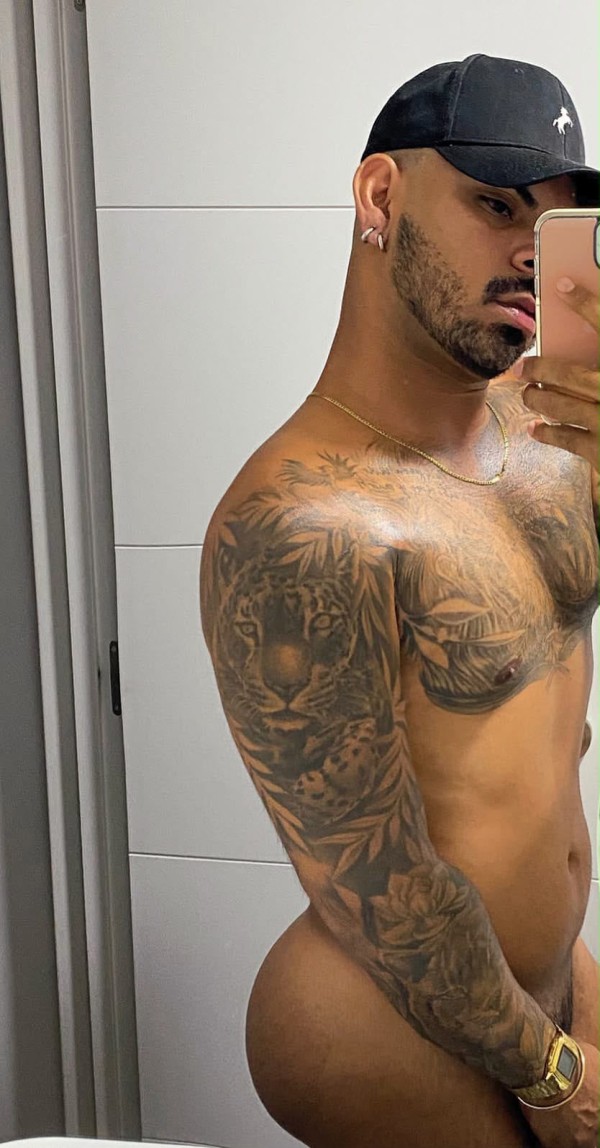 LEANDRO VENEZOLANO MUY ATRACTIVO Y COMPLACIENTE