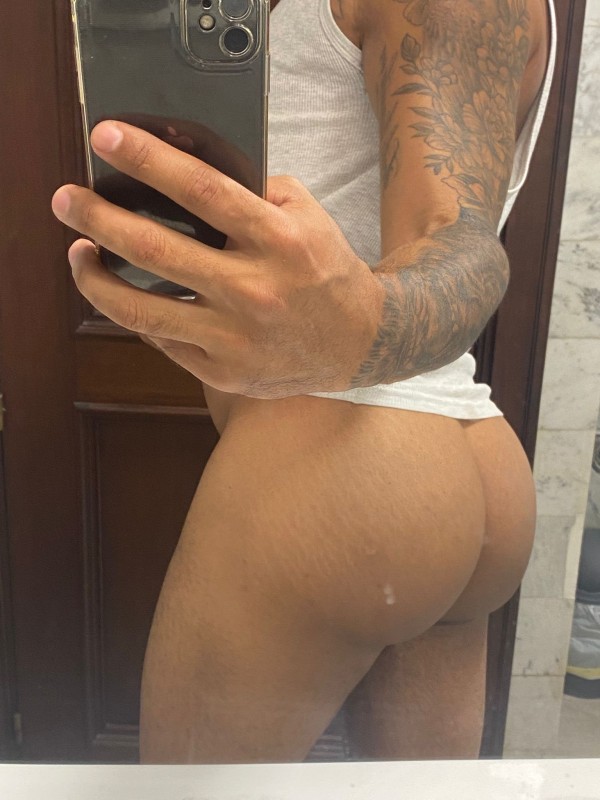 LEANDRO VENEZOLANO MUY ATRACTIVO Y COMPLACIENTE