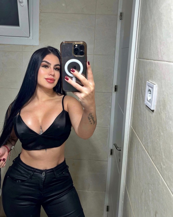 SENSUAL JOVEN COMPLACIENTE PAMPLONA