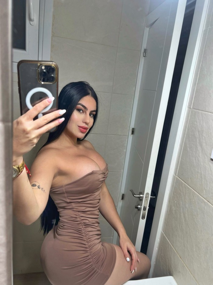 SENSUAL JOVEN COMPLACIENTE PAMPLONA