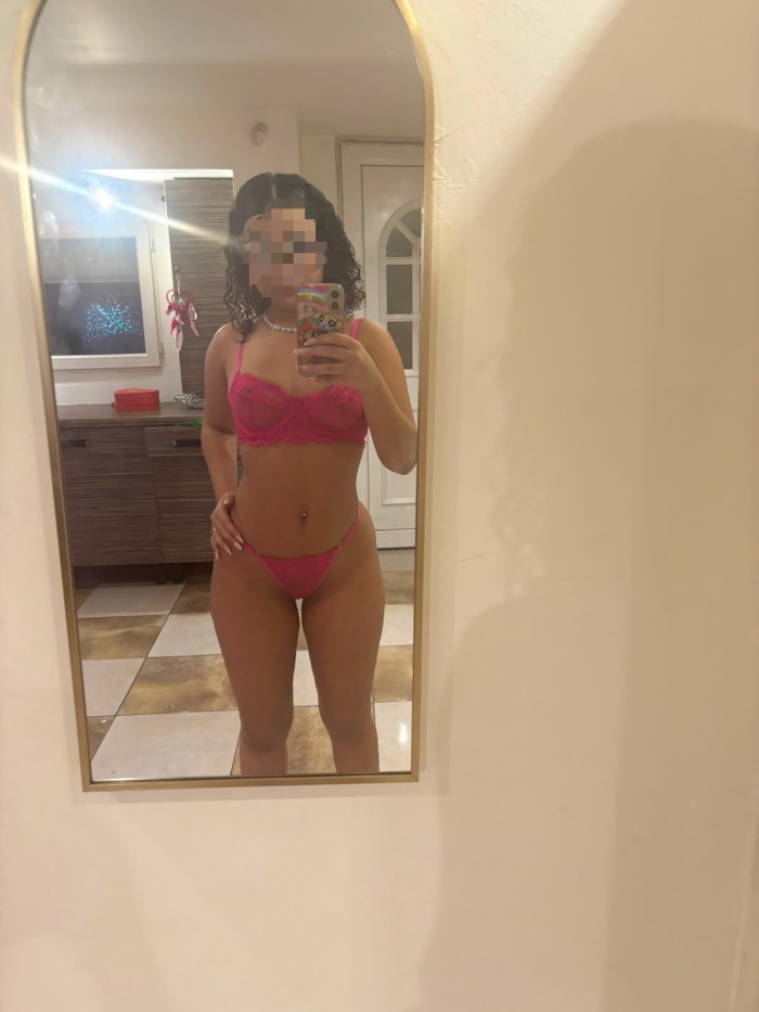 GRUPO DE CHICAS TE ESPERA EN MÁLAGA