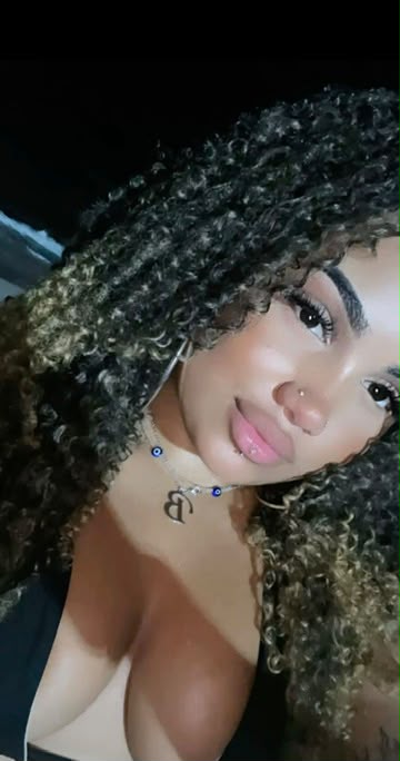 NUEVA EN LA ISLA – DOMINICANA DE LUJO EXPLOSIVA Y JUGUETONA