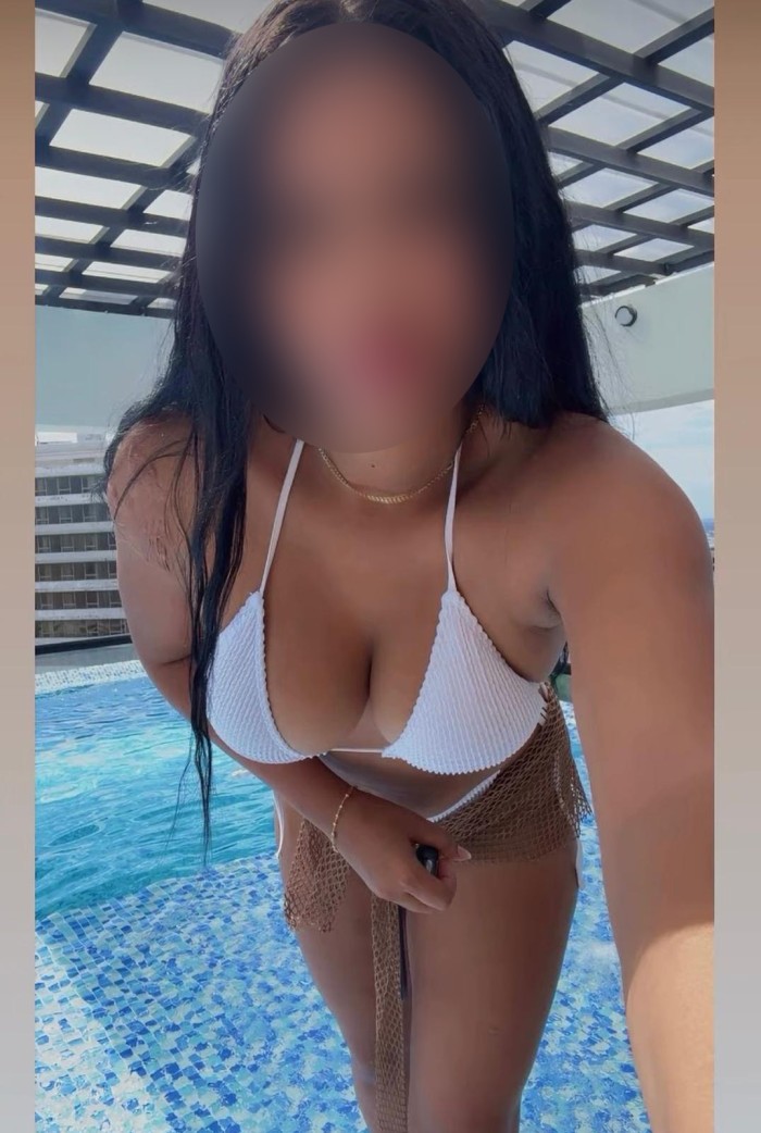 NOVEDAD ANGIE EN PORTONOVO! FIESTERA MORBOSA CARIÑOSA Y DISCRETA