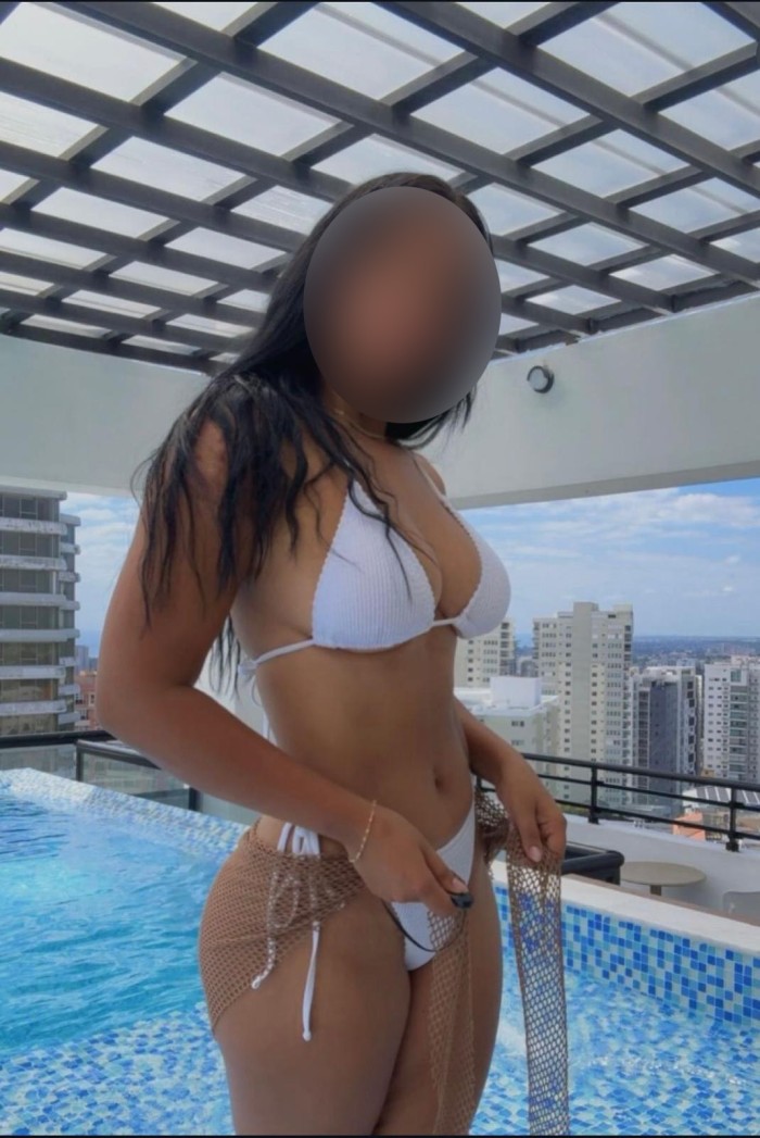 NOVEDAD ANGIE EN PORTONOVO! FIESTERA MORBOSA CARIÑOSA Y DISCRETA
