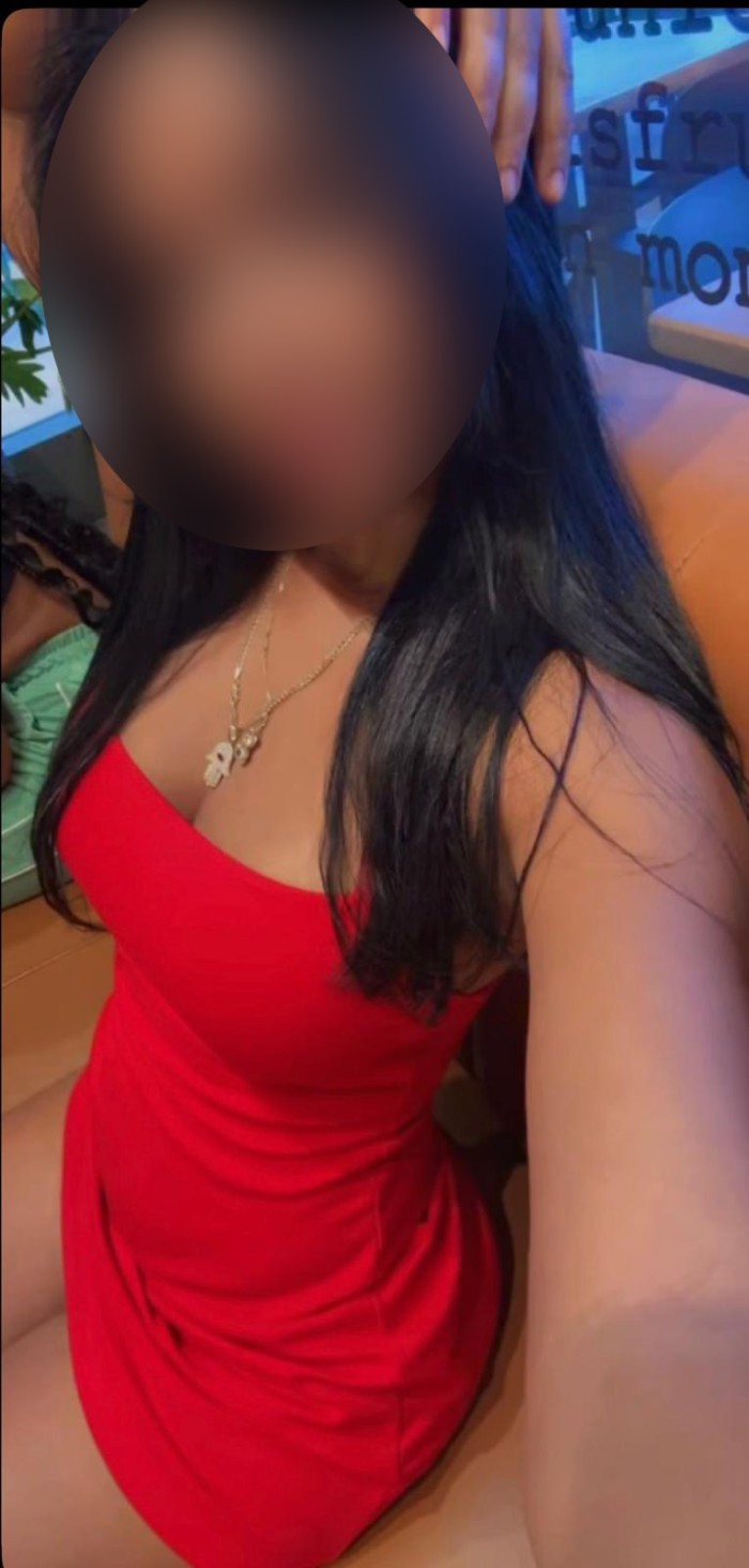 NOVEDAD ANGIE EN PORTONOVO! FIESTERA MORBOSA CARIÑOSA Y DISCRETA