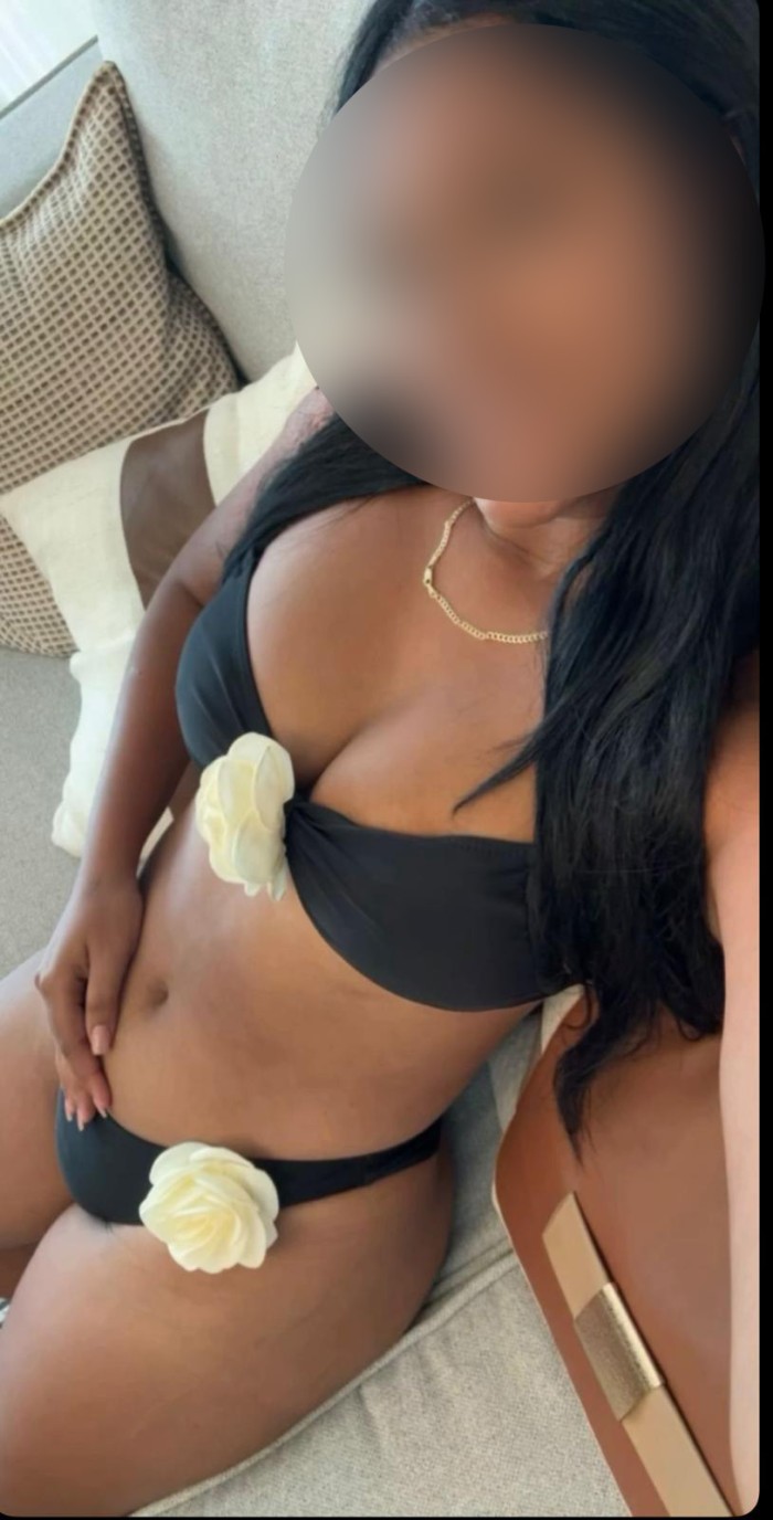 NOVEDAD ANGIE EN PORTONOVO! FIESTERA MORBOSA CARIÑOSA Y DISCRETA