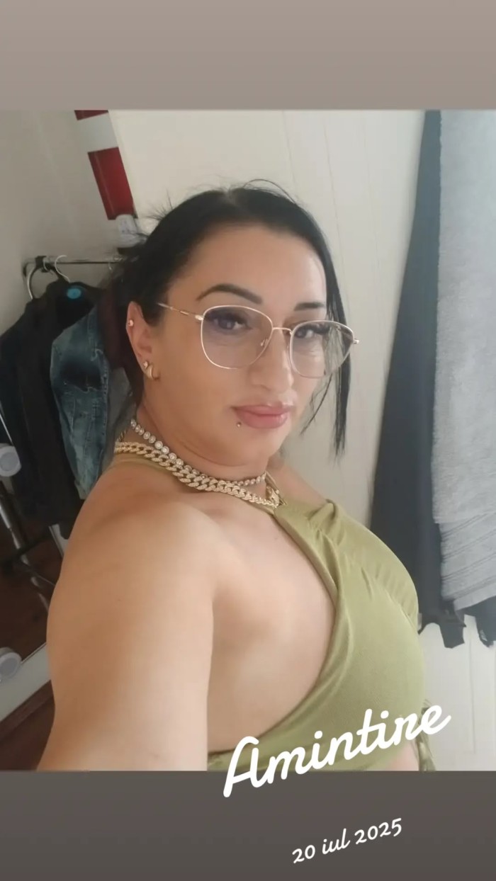 ALYSSA ESPECTACULAR LATINA A DOMICILIO